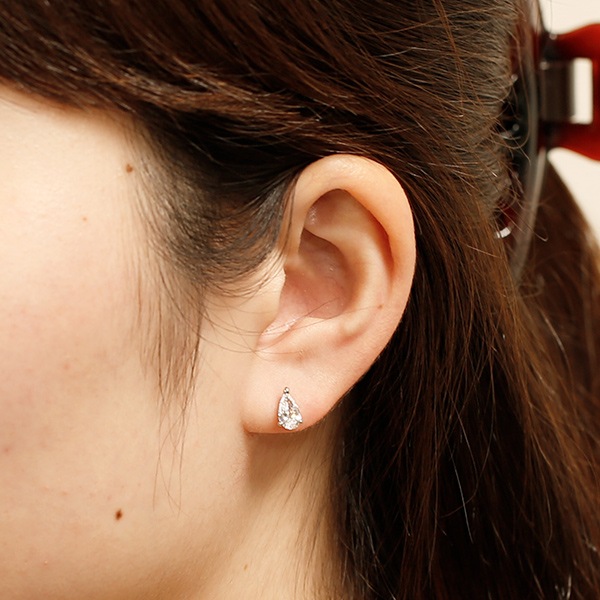 SOU DIAMOND エミリーペアシェイププリンセスピアス