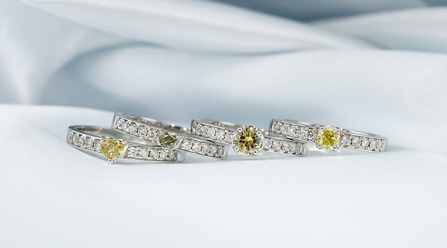 美品❣️18KYG グリーントルマリンとメレダイヤのリング 美品❣️18KYG グリーントルマリンとメレダイヤのリング