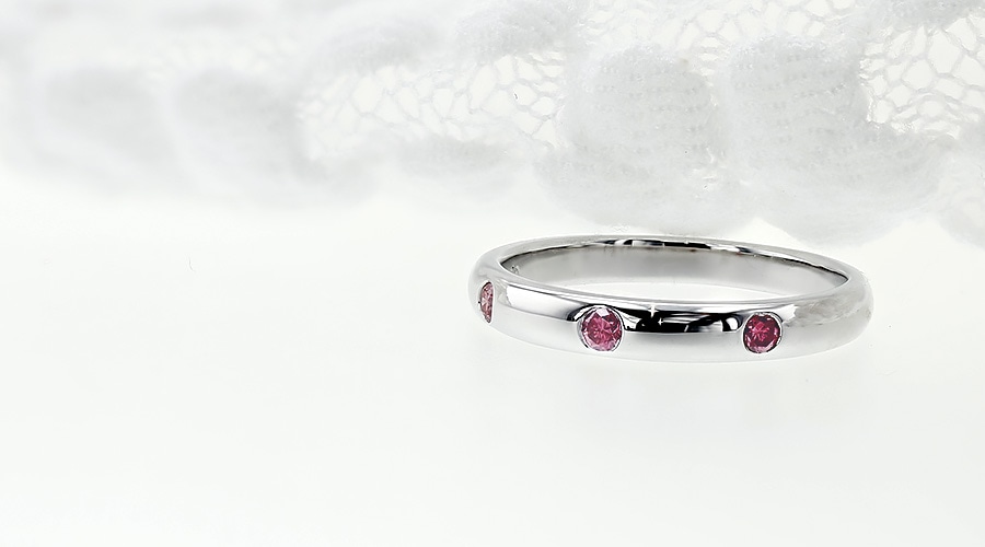 ピンクダイヤモンド リング 0.1ct(Total) FANCY VIVID PINK～FANCY