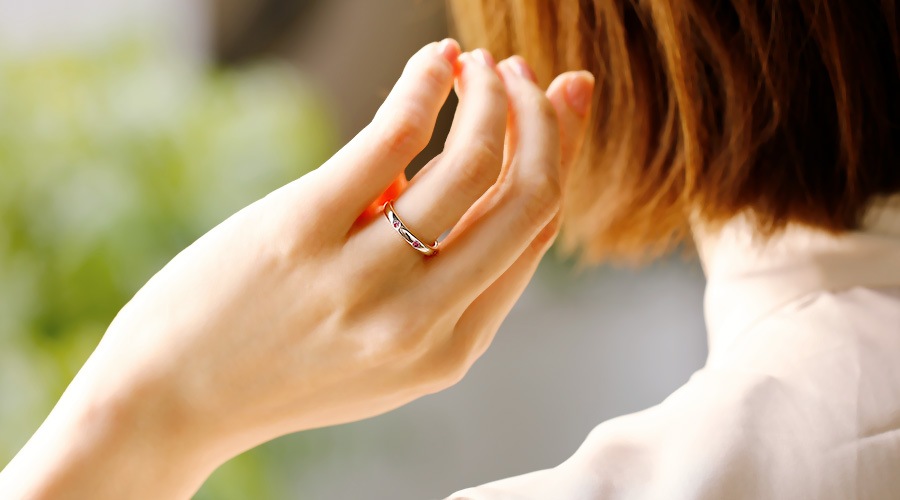 ピンクダイヤモンド リング 0.1ct(Total) FANCY VIVID PINK～FANCY