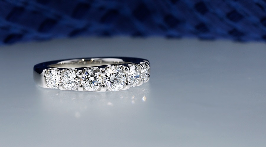 ダイヤモンド ハーフエタニティ リング 1.6ct(Total)/7石 D VS1 3EX