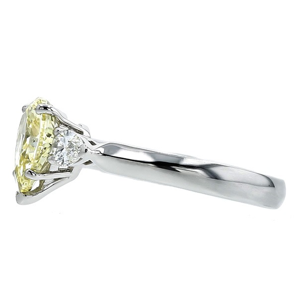 ダイヤモンド リング 1.30ct FANCY INTENSE YELLOW SI2 ペア