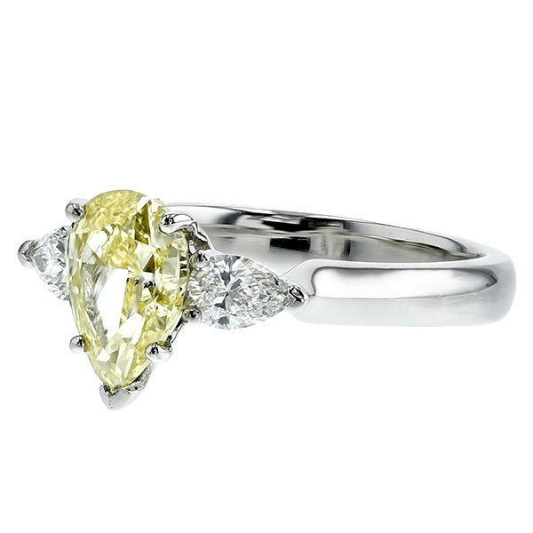 ダイヤモンド リング 1.30ct FANCY INTENSE YELLOW SI2 ペア