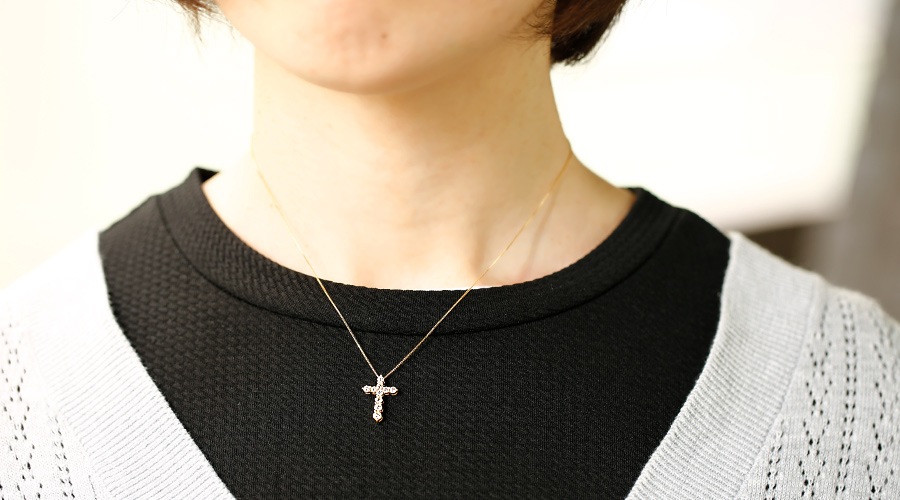 としちゃん　　K18 ネックレス クロスペンダント ダイヤ0.5ct ダイヤモンド ネックレス レディース クロス ダイヤネックレス