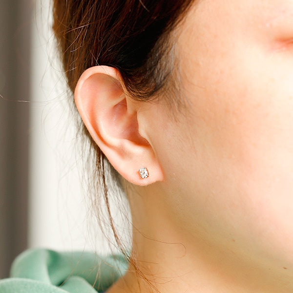 ダイヤモンド ピアス 0.590ct(Total) F SI1 オーバル プラチナ 中央