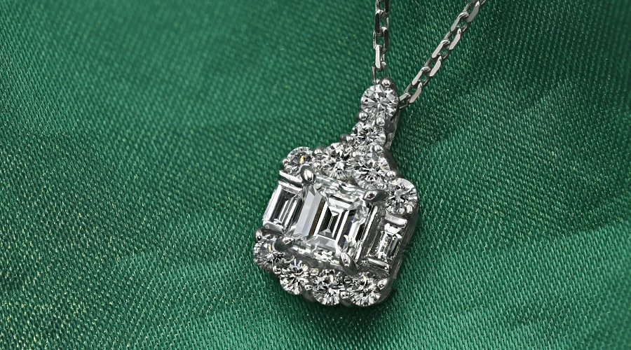 【美品✨】【中宝研ソ付】 エメラルドカット ダイヤモンド プラチナ ネックレス 美品✨】【中宝研ソ付】 エメラルドカット ダイヤモンド プラチナ