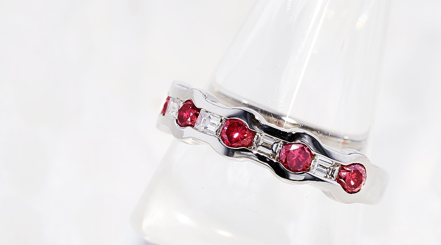 ダイヤモンド ハーフエタニティリング 0.4ct(Total) FANCY VIVID PINK