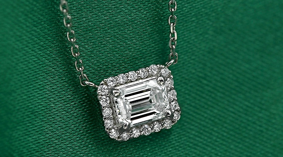 ダイヤモンド ネックレス 0.5ct D IF エメラルドカット プラチナ 中央