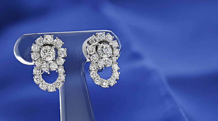 合計0.38ct！k18wg ダイヤモンドピアス