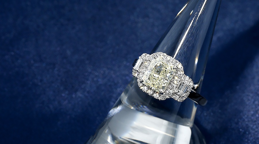 ダイヤモンド リング 2ct L VVS2 ラディアントカット プラチナ GIA