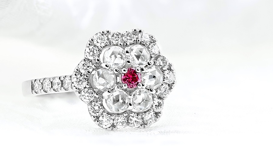 ダイヤモンド リング 0.06ct FANCY PURPLISH RED SI2 ラウンド ブリリアント カット プラチナ 中央宝石研究所 鑑定書付  【R】｜ダイヤモンドネックレス・ダイヤピアス【エメットジュエリー】｜ダイヤモンド通販 ルビー 指輪 中央宝石研究所製品ソーティング付き