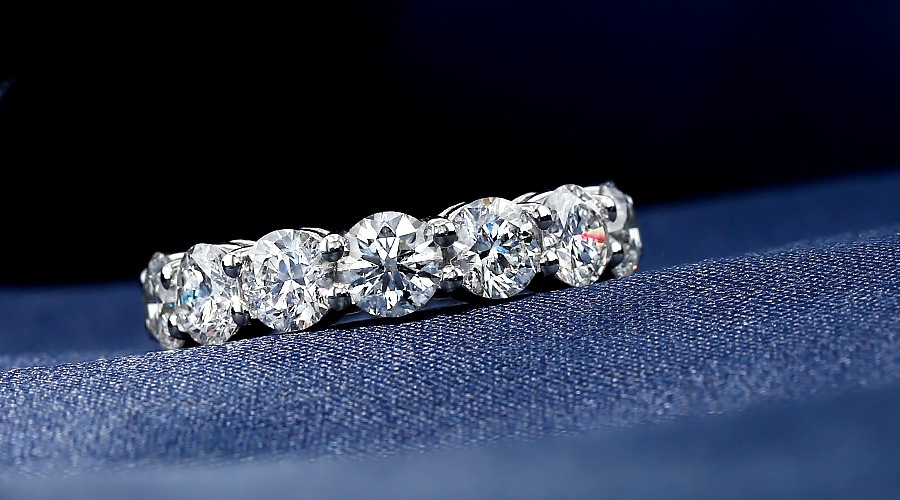 ダイヤモンド フルエタニティリング 6ct(Total) / 14石 D～F VS1～VS2 