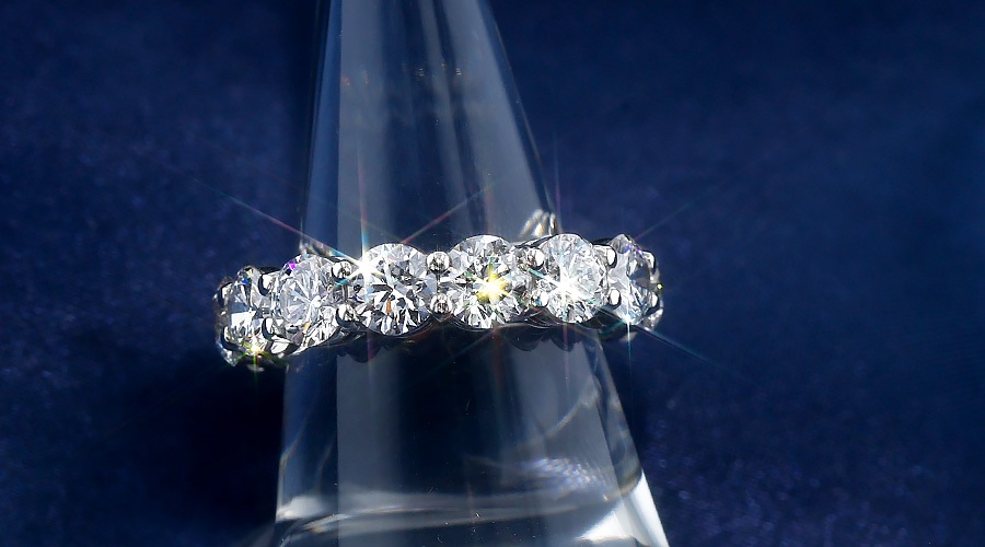 ダイヤモンド フルエタニティリング 6ct(Total) / 14石 D～F VS1～VS2 