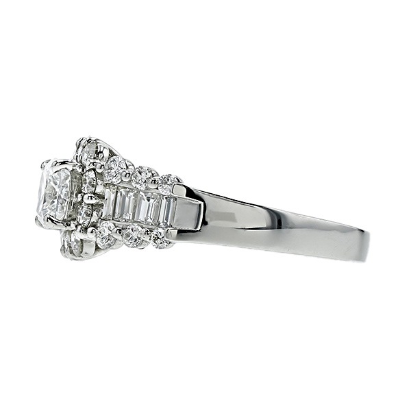 ダイヤモンド リング 0.70ct E～F VS1 クッション モディファイド