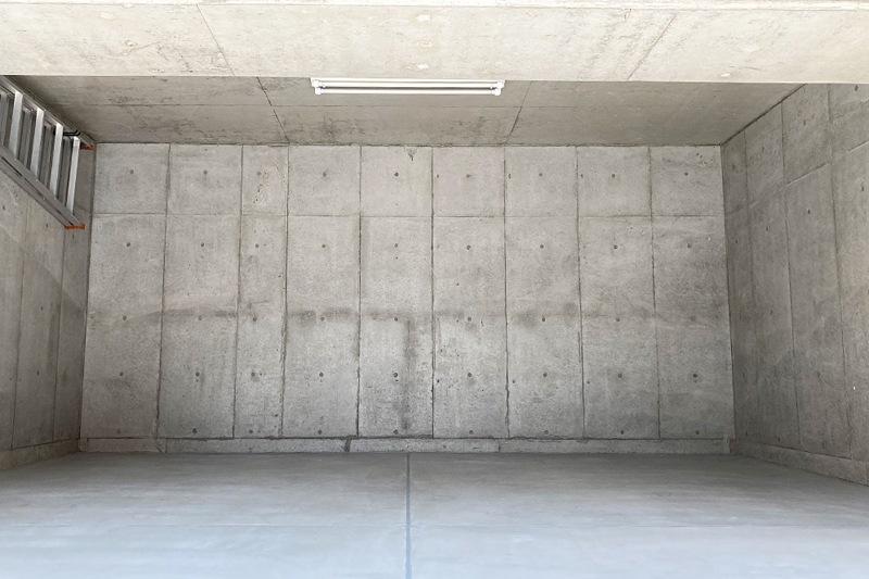 ガレージ＆ウォール