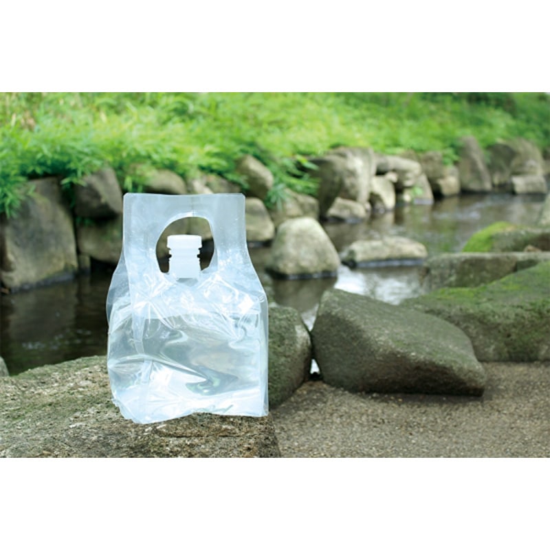持ちやすく、こぼれにくく、注ぎやすい! 非常用給水袋 1枚