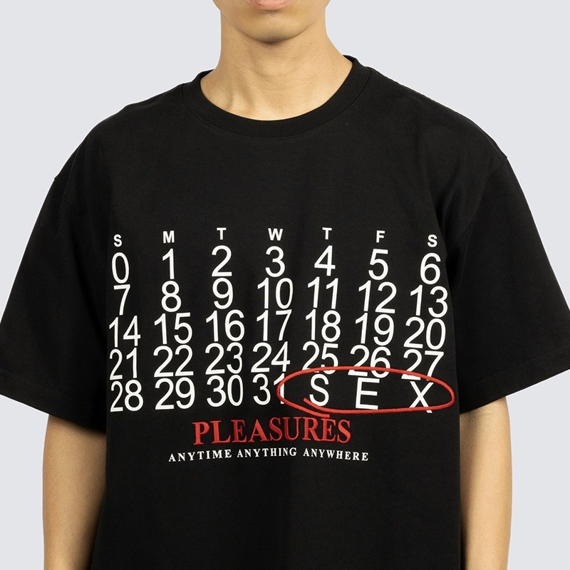 PLEASURES/ץ쥸㡼CALENDAR HEAVYWEIGHT T-SHIRT T / BLACK