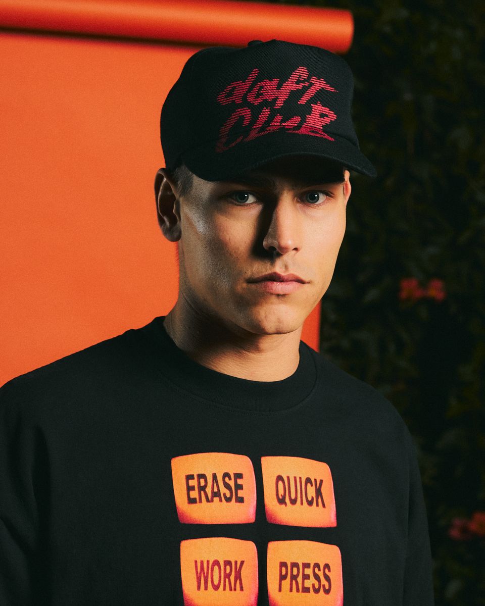 ��PLEASURES/�ץ쥸�㡼����DAFT PUNK/���եȡ��ѥ󥯡�TECHNOLOGIC T-SHIRT T����� / BLACK