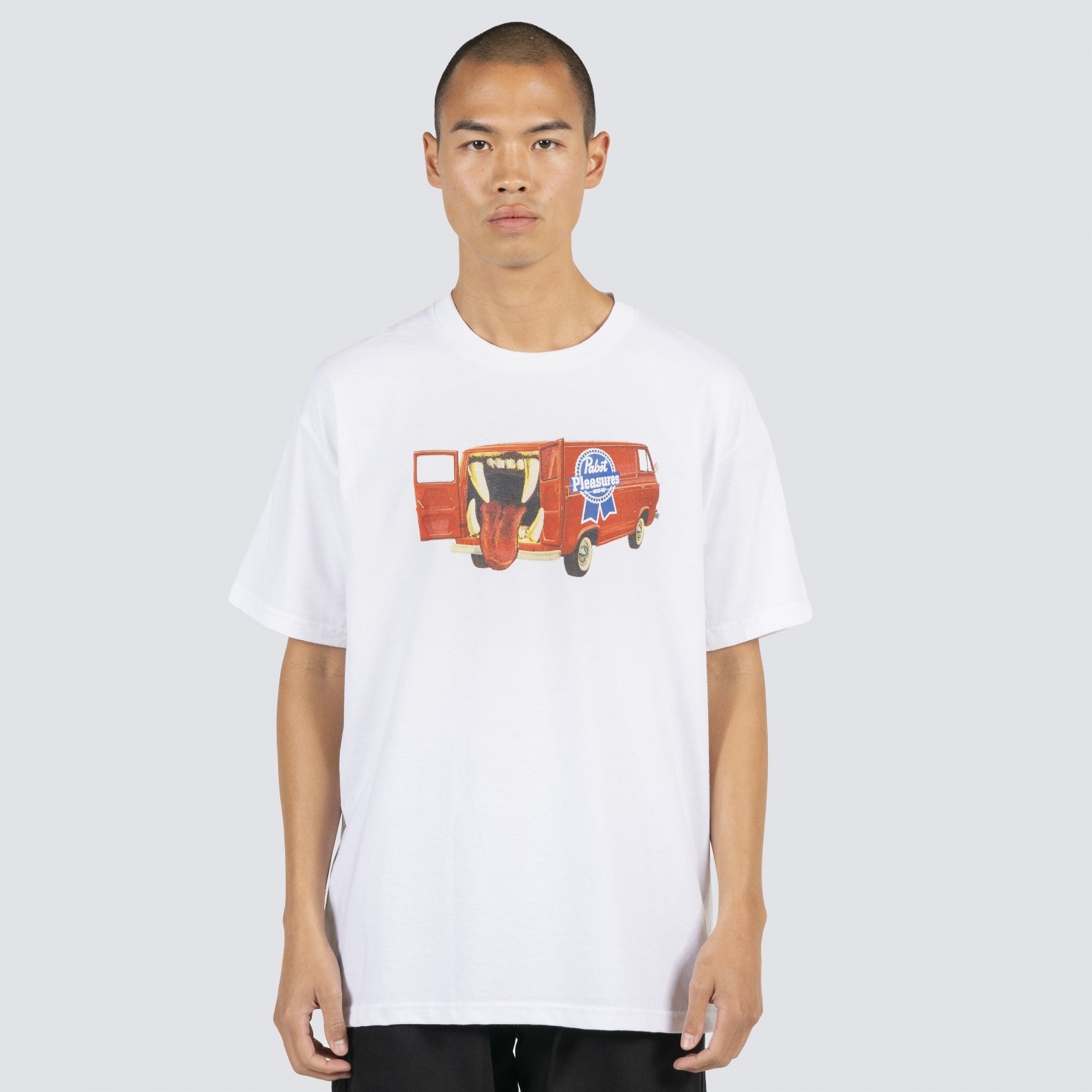 ��PLEASURES/�ץ쥸�㡼����PABST BLUE RIBBON/�ѥ֥��ȥ֥롼��ܥ��BEER VAN T-SHIRT T����� / WHITE