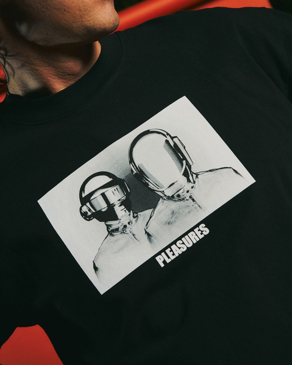 ��PLEASURES/�ץ쥸�㡼����DAFT PUNK/���եȡ��ѥ󥯡�INVERTED T-SHIRT T����� / BLACK