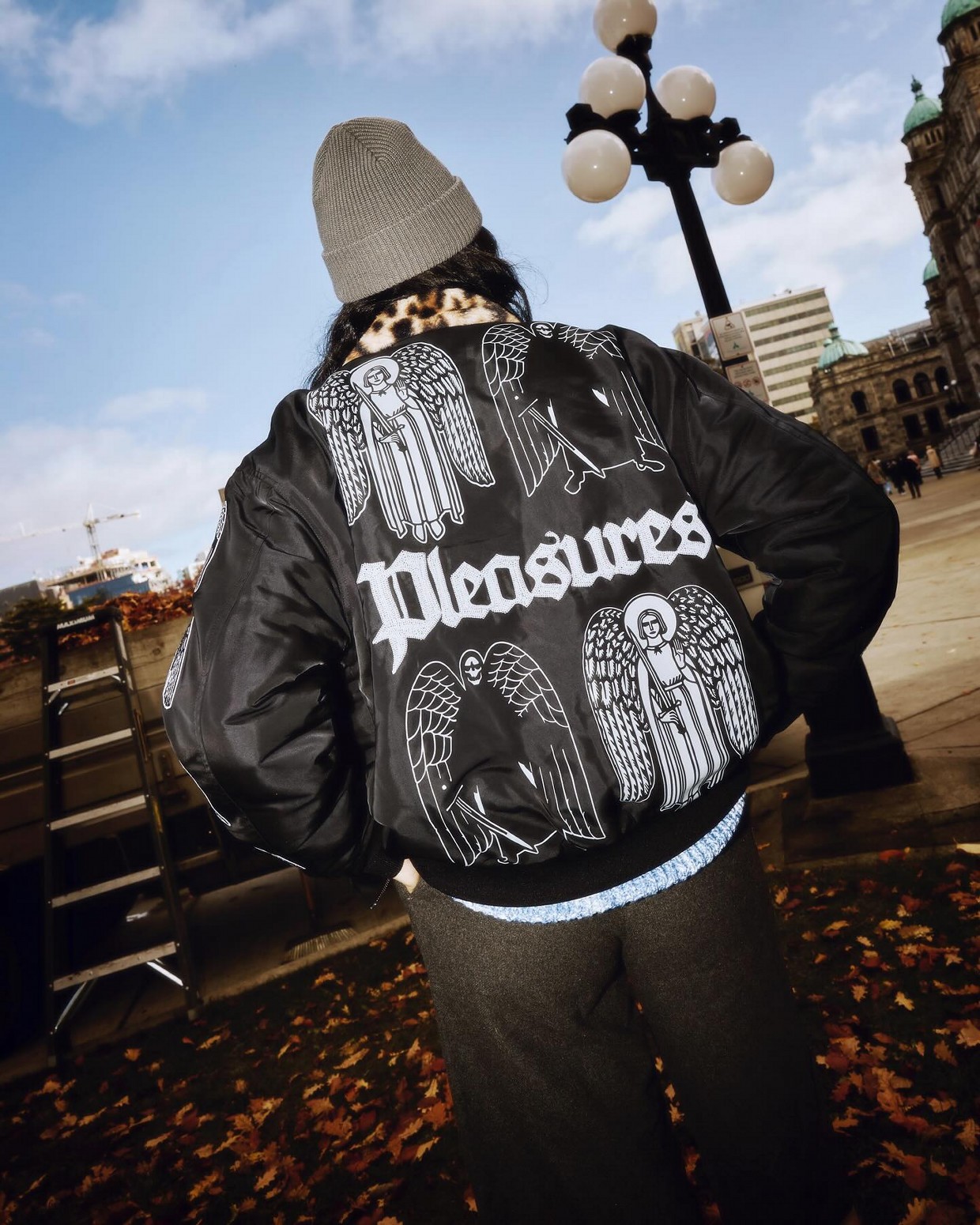 ��PLEASURES/�ץ쥸�㡼����ANGEL DEMON HOODIE �ѡ����� / BLACK