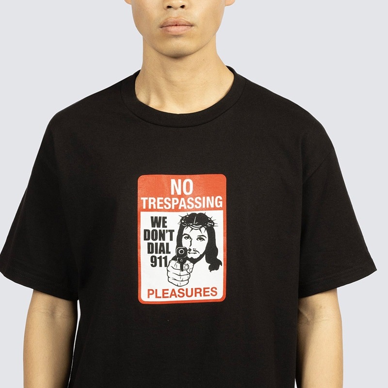 PLEASURES/ץ쥸㡼TRESPASS T-SHIRT T / BLACK