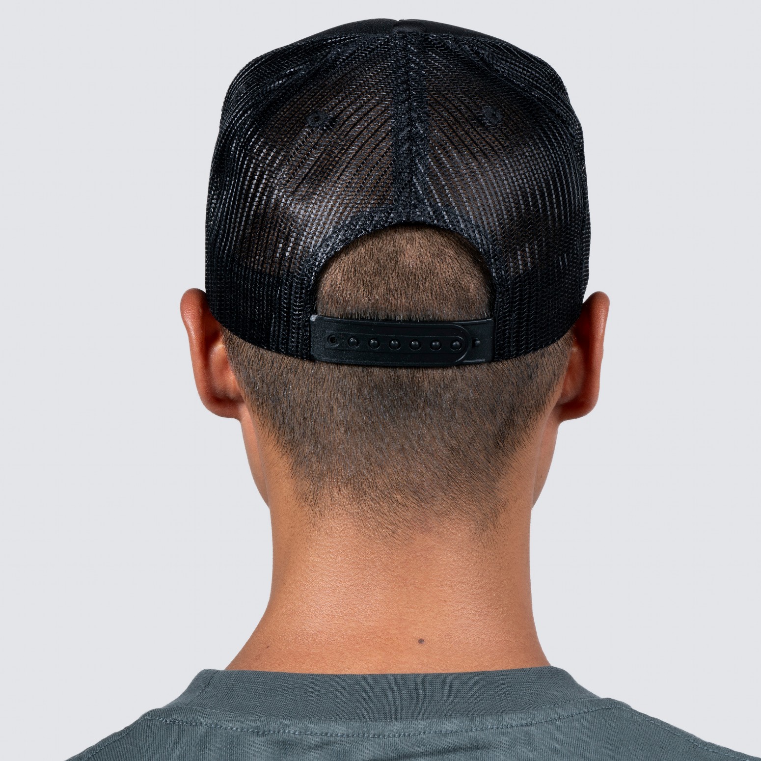 ��PLEASURES/�ץ쥸�㡼����ILLEGAL TRUCKER �ȥ�å�������å� / BLACK