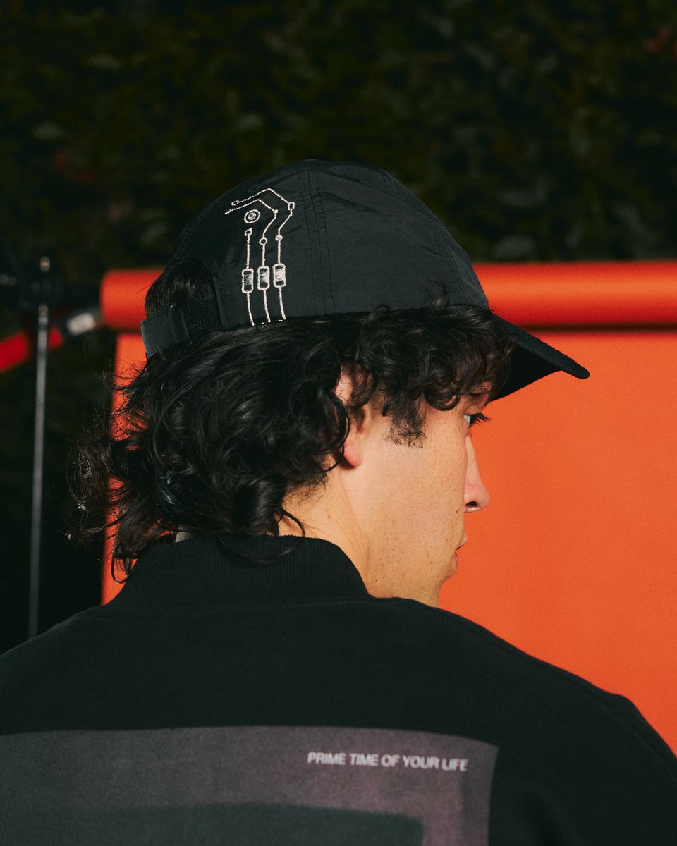 ��PLEASURES/�ץ쥸�㡼����DAFT PUNK/���եȡ��ѥ󥯡�MEMORIES HAT ����å� / BLACK