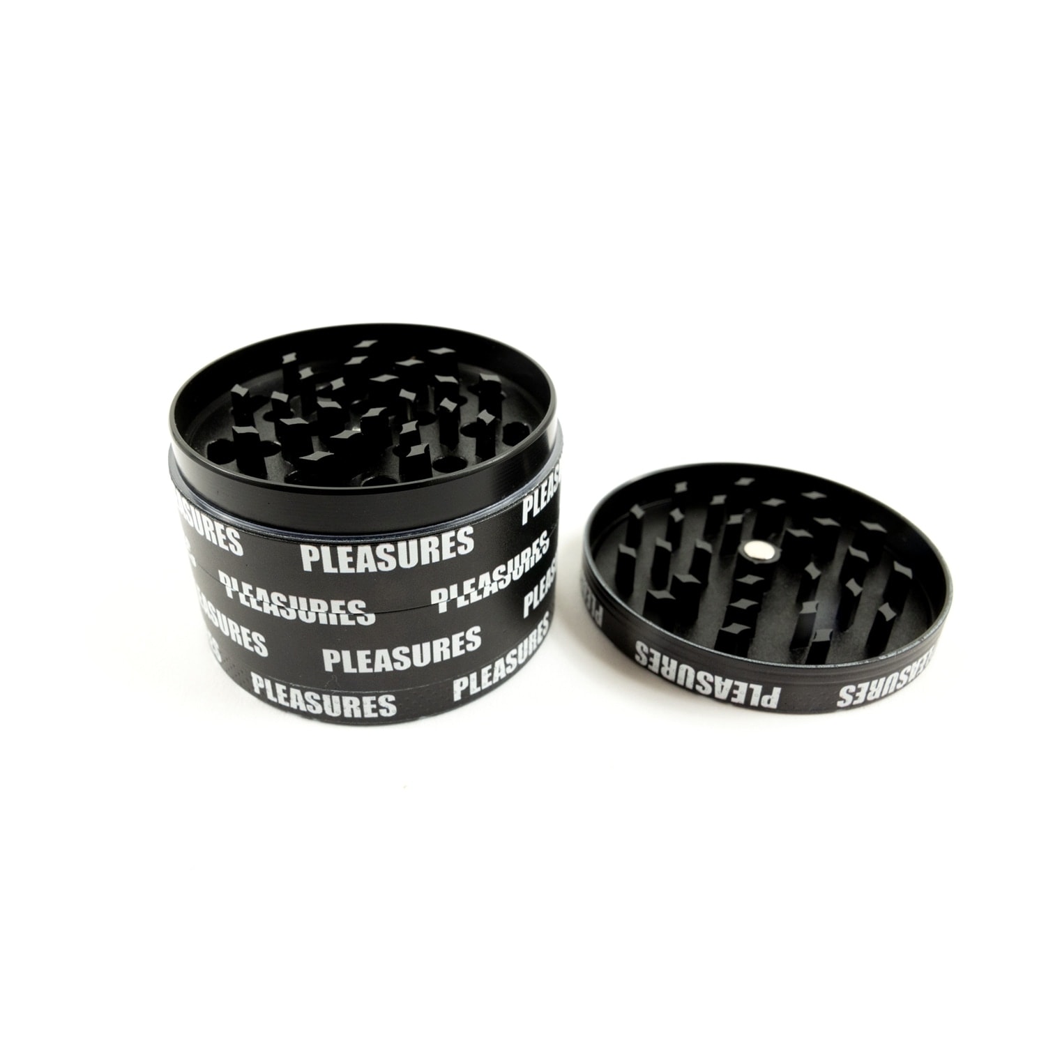 ��PLEASURES/�ץ쥸�㡼����HERB GRINDER �ϡ��֥��饤����� / BLACK