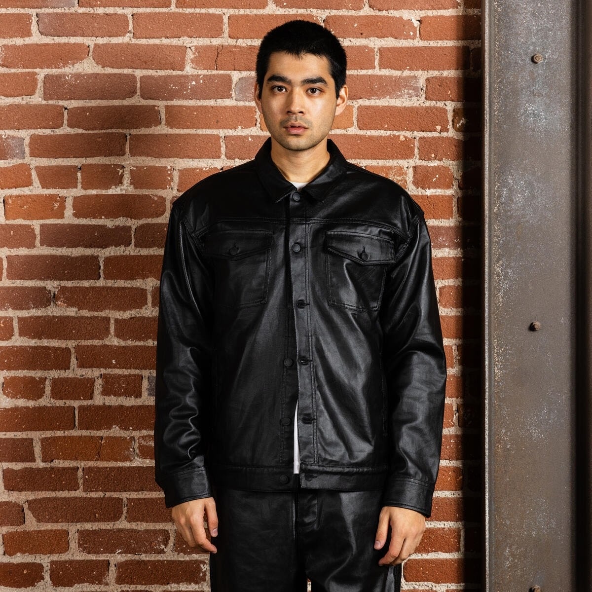 ��PLEASURES/�ץ쥸�㡼����LATEX TRUCKER JACKET �ȥ�å������㥱�å� / BLACK