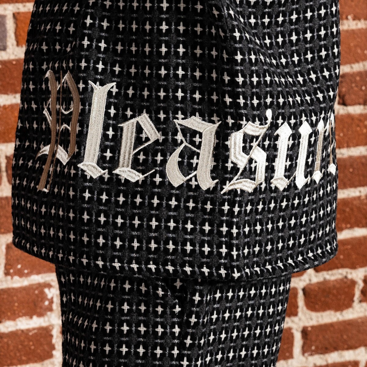 ��PLEASURES/�ץ쥸�㡼����CROSS WORK SHIRT Ĺµ����� / GREY