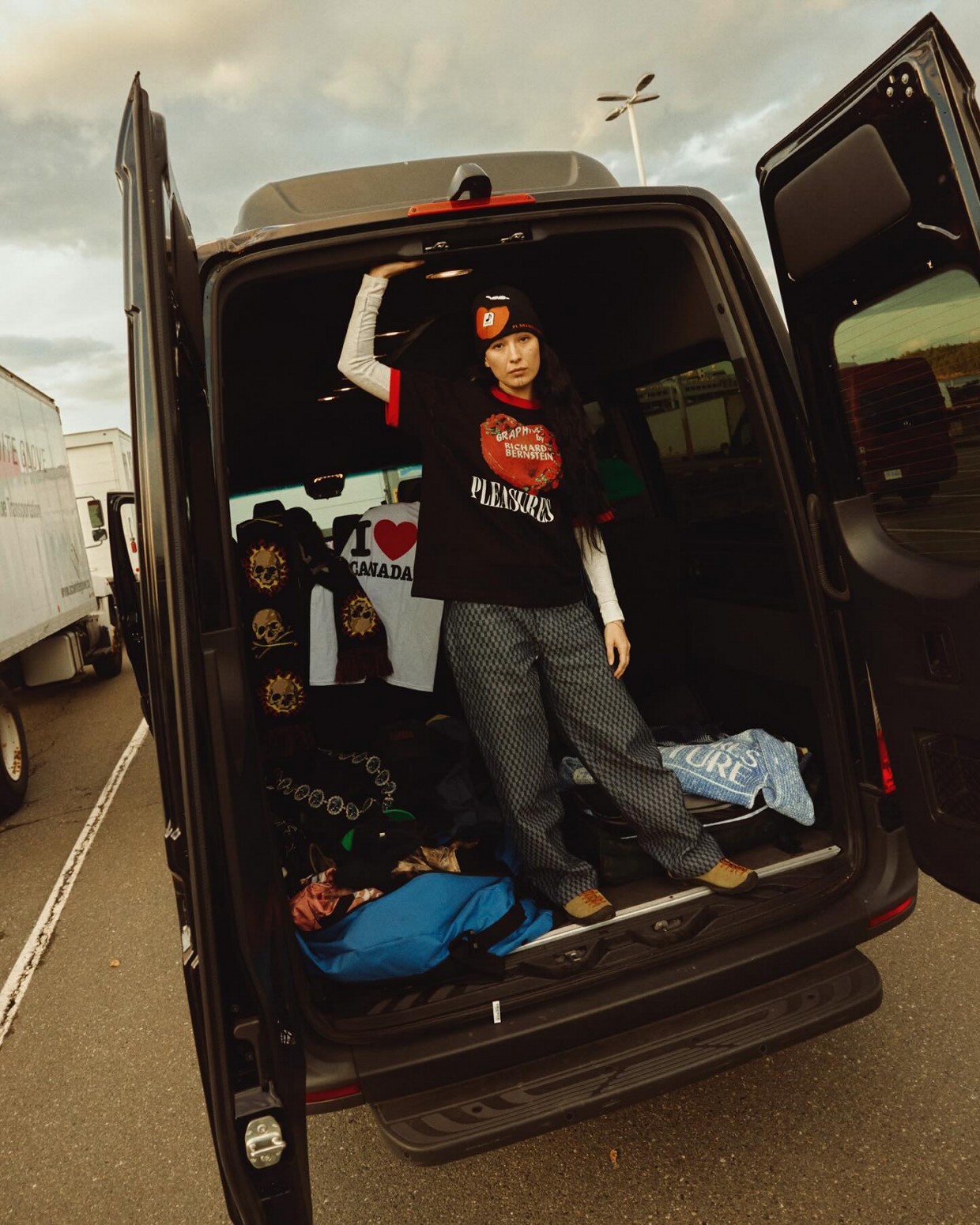 ��PLEASURES/�ץ쥸�㡼����CAKE RINGER SHIRT T����� / BLACK