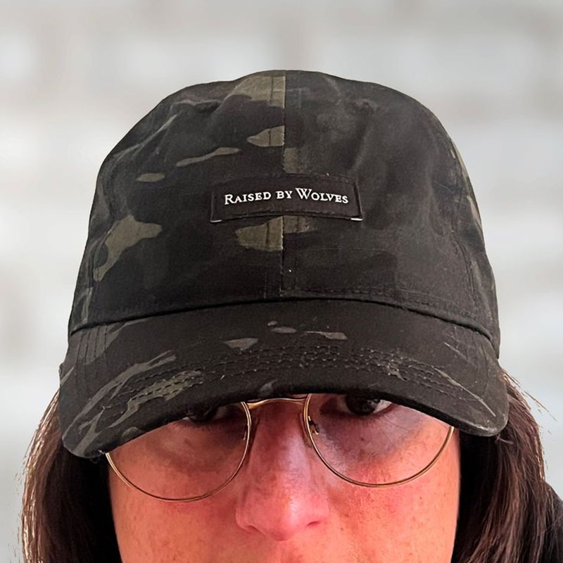 ��RAISED BY WOLVES/�쥤���ɥХ�����֥���MULTICAM 6 PANEL CAP ����å� / BLACK