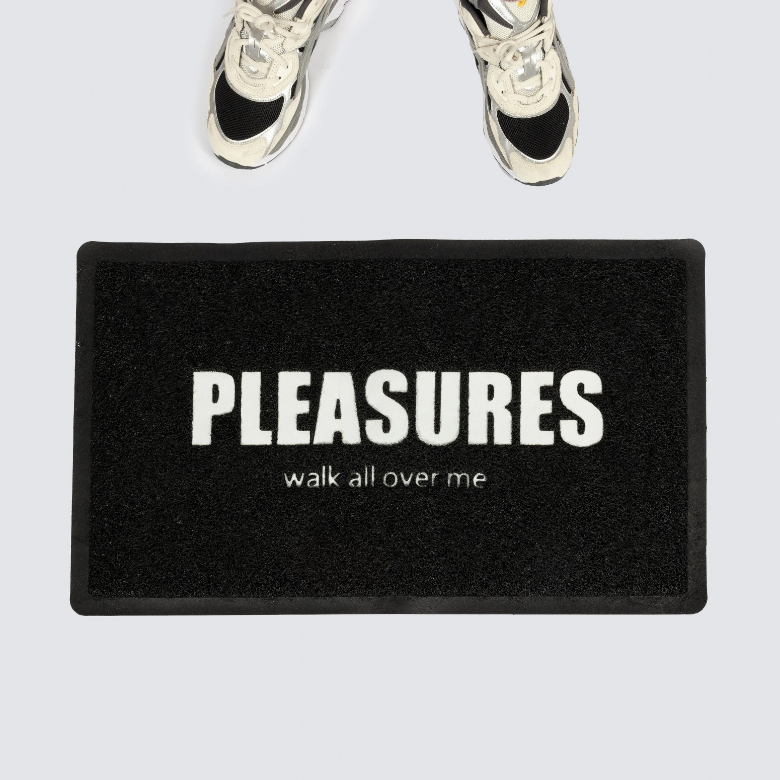 PLEASURES/ץ쥸㡼OVER ME RUBBER DOOR MAT ɥޥå / BLACK