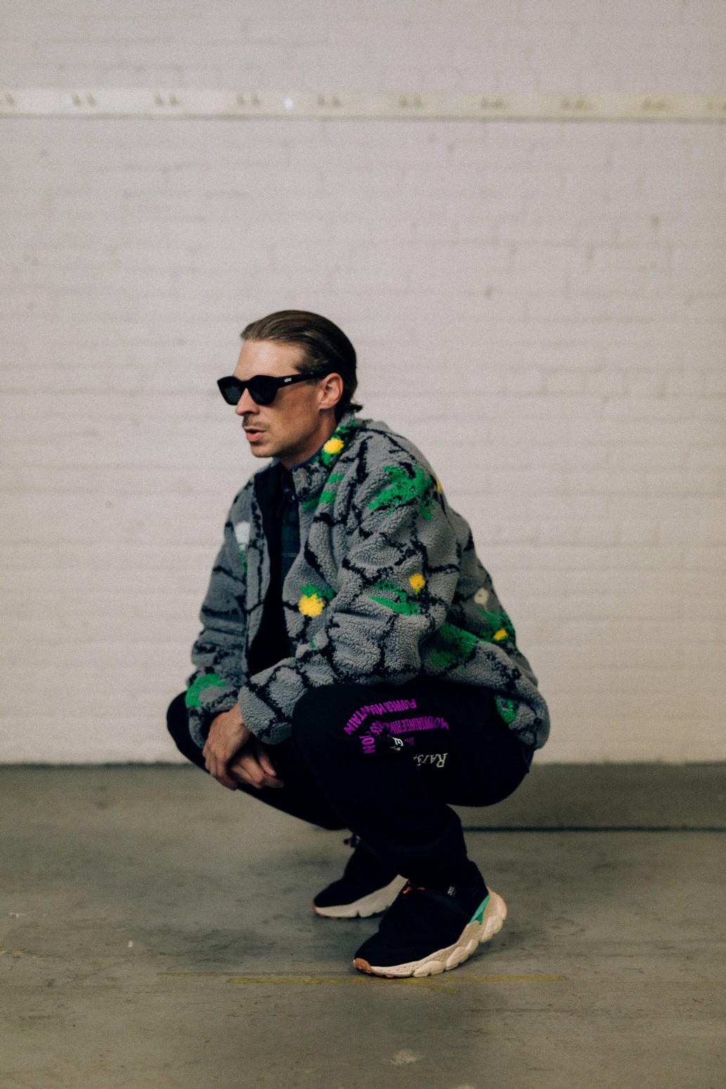 ��RAISED BY WOLVES/�쥤���ɥХ�����֥���DMA REVERSIBLE FLEECE JACKET ���㥱�å� / BLACK