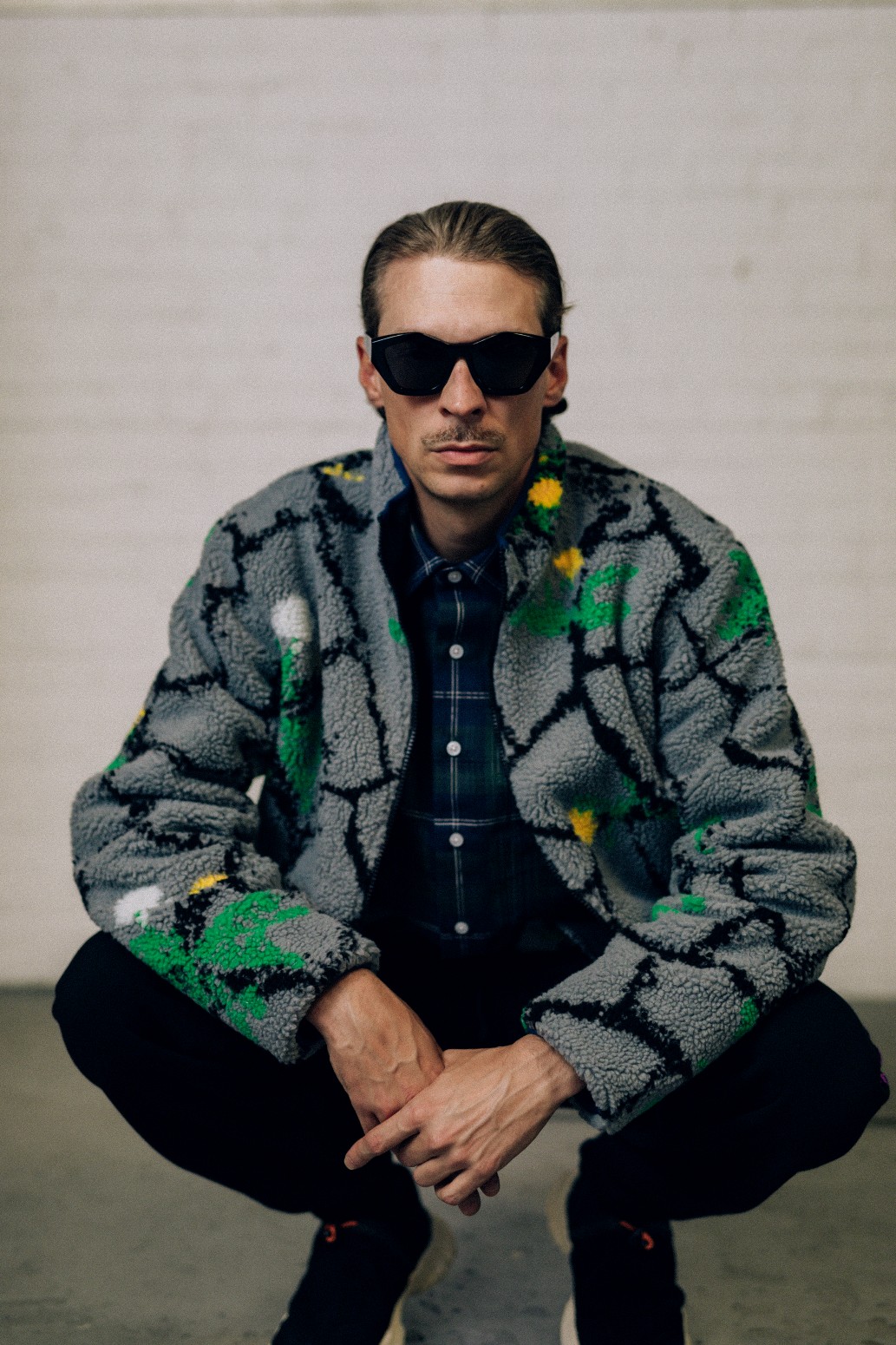 ��RAISED BY WOLVES/�쥤���ɥХ�����֥���DMA REVERSIBLE FLEECE JACKET ���㥱�å� / BLACK