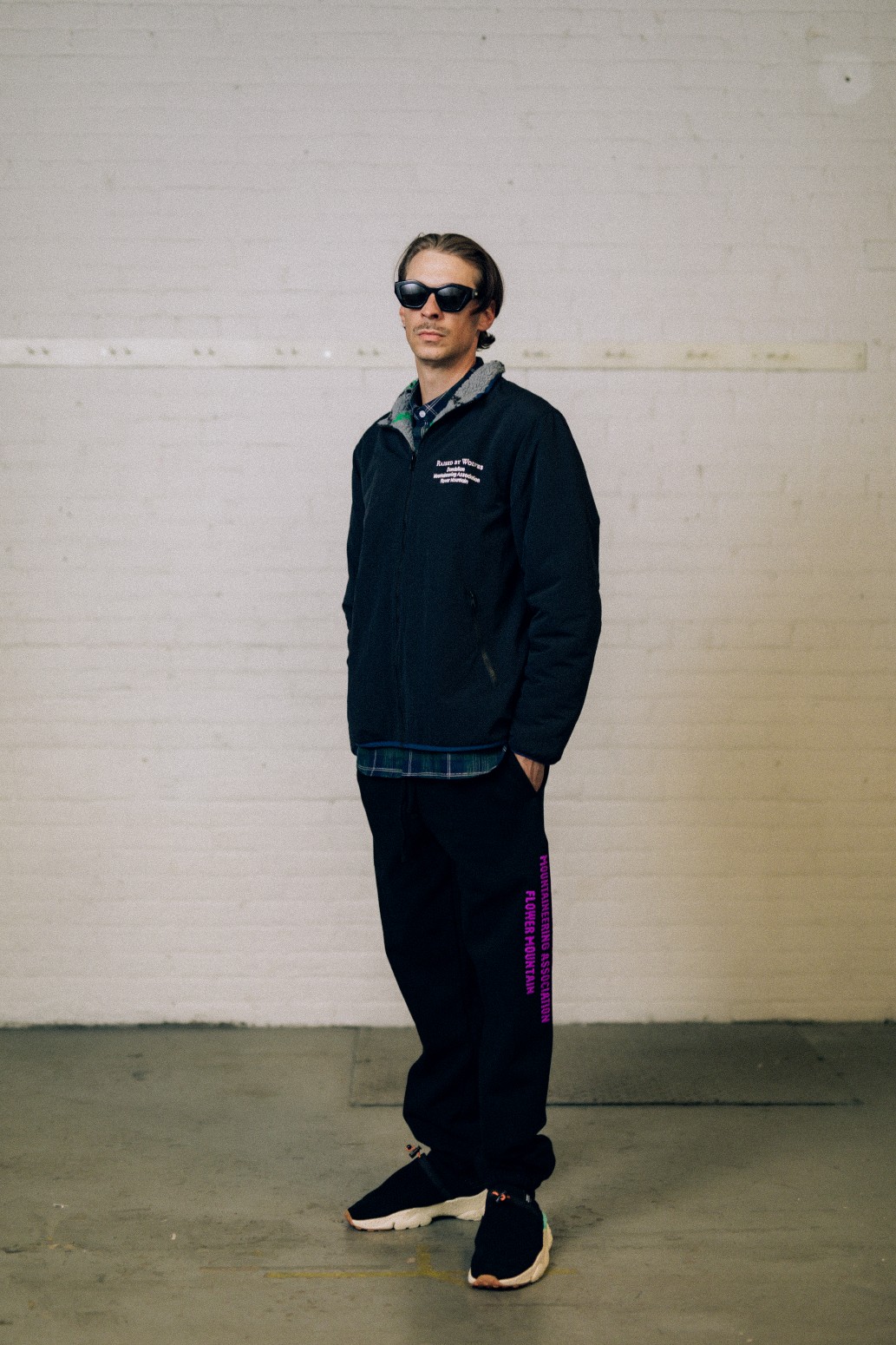 ��RAISED BY WOLVES/�쥤���ɥХ�����֥���DMA REVERSIBLE FLEECE JACKET ���㥱�å� / BLACK