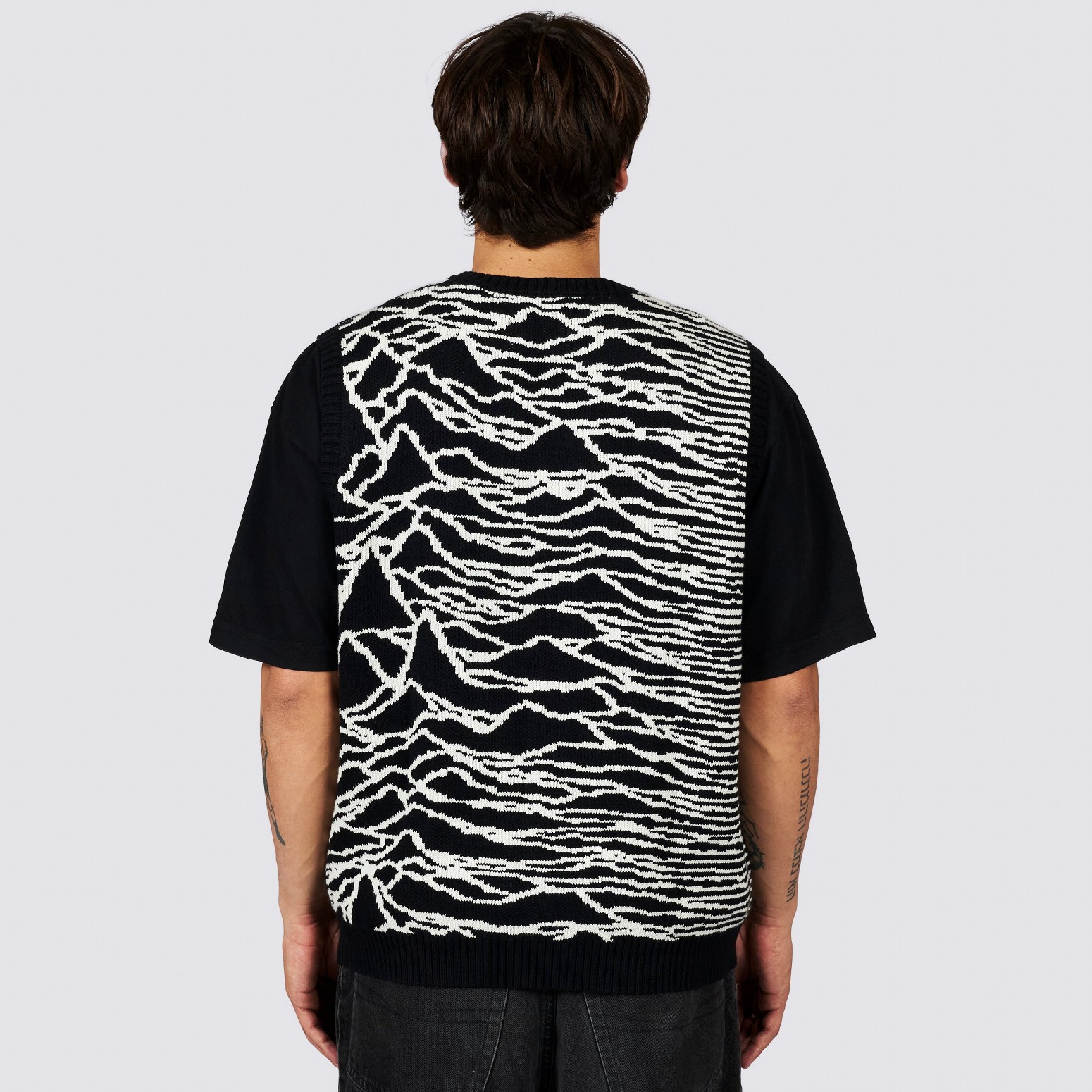 PLEASURES/ץ쥸㡼JOY DIVISION/祤ǥINTERZONE SWEATER VEST ˥åȥ٥ / BLACK
