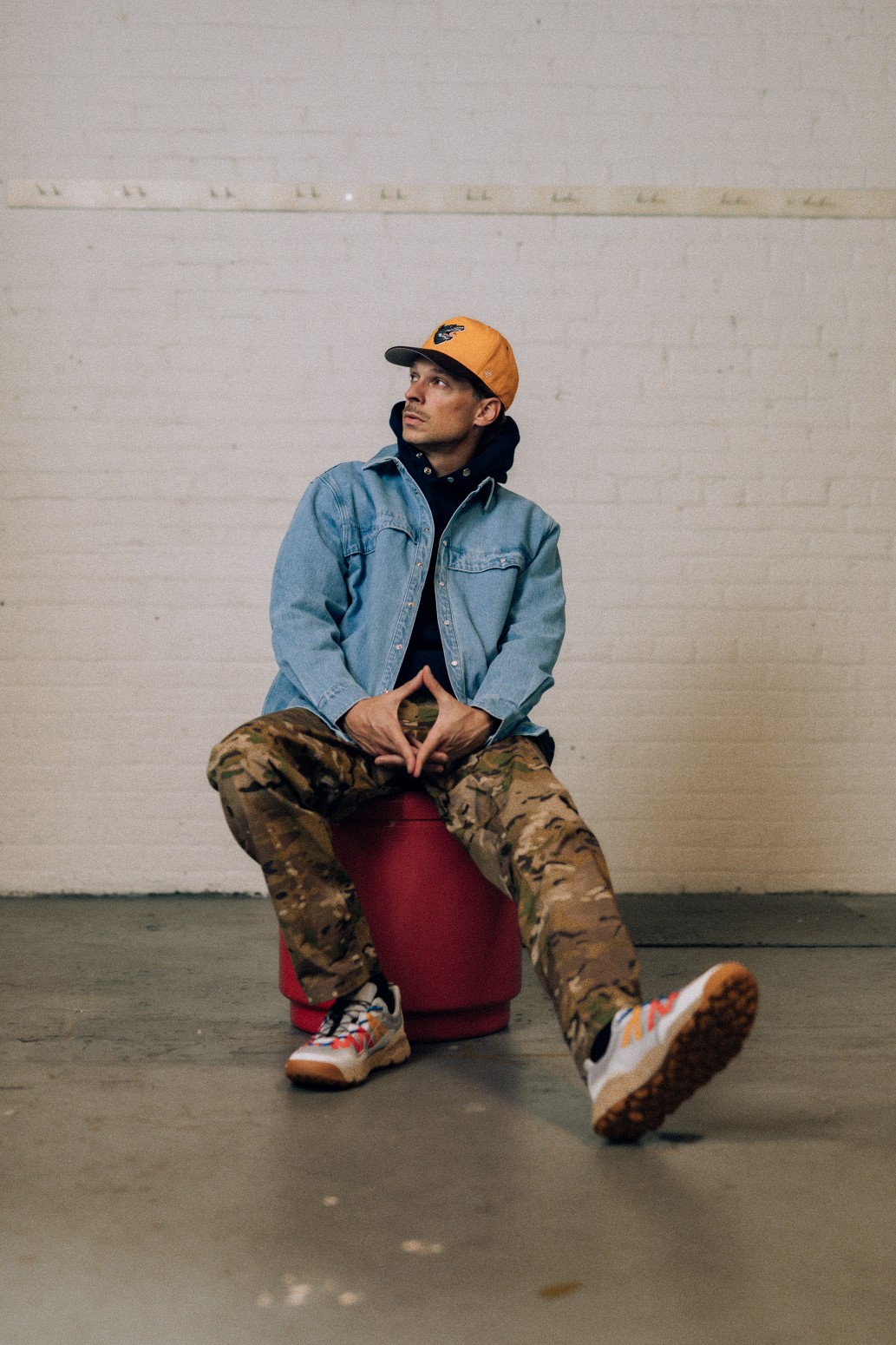 ��RAISED BY WOLVES/�쥤���ɥХ�����֥���WESTERN OVERSHIRT Ĺµ����� / WASHED DENIM