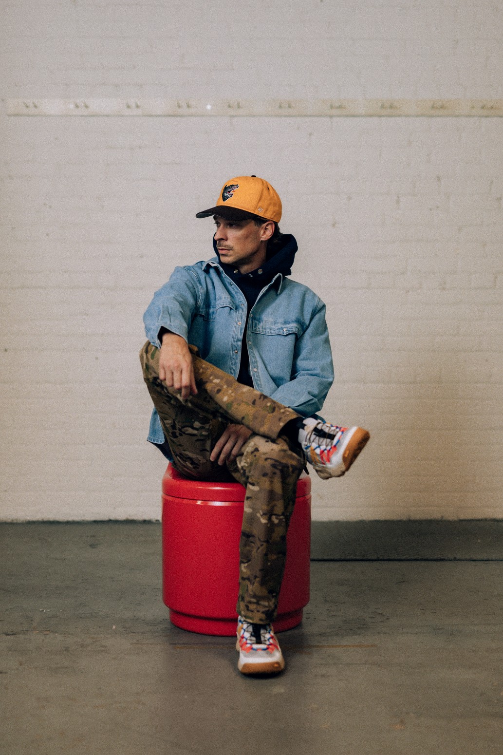 ��RAISED BY WOLVES/�쥤���ɥХ�����֥���WESTERN OVERSHIRT Ĺµ����� / WASHED DENIM