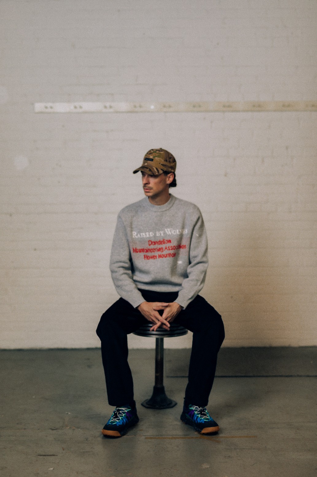 ��RAISED BY WOLVES/�쥤���ɥХ�����֥���DMA INTARSIA SWEATER �������� / HEATHERED GREY