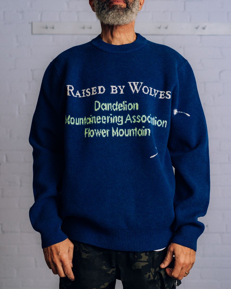 ��RAISED BY WOLVES/�쥤���ɥХ�����֥���DMA INTARSIA SWEATER �������� / HEATHERED INDIGO