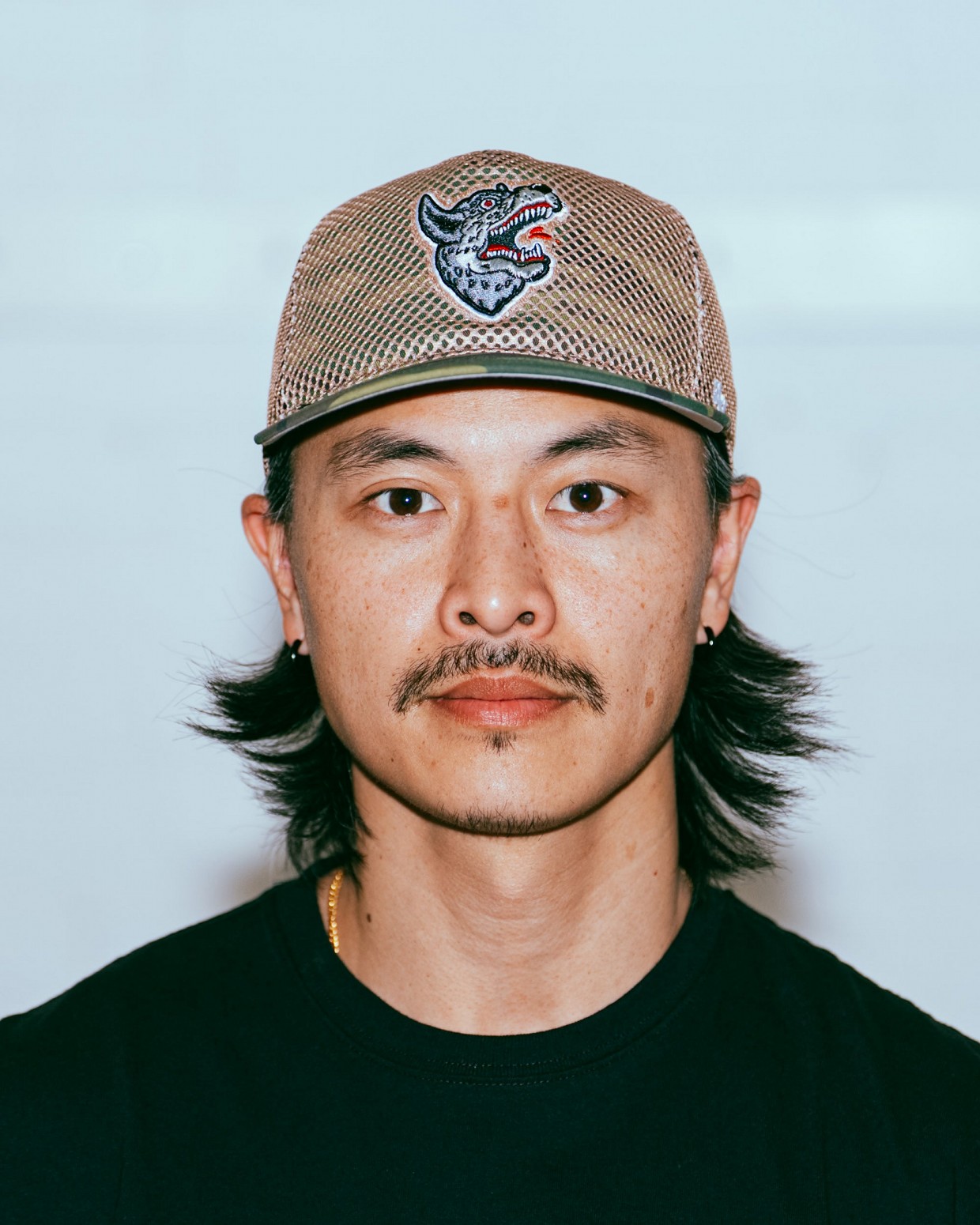 ��RAISED BY WOLVES/�쥤���ɥХ�����֥���Mesh Overlay Snapback ����å� / Realtree