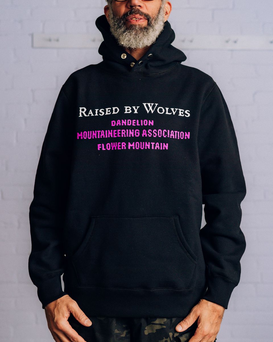 ��RAISED BY WOLVES/�쥤���ɥХ�����֥���DMA SNAP HOODIE �ѡ����� / BLACK