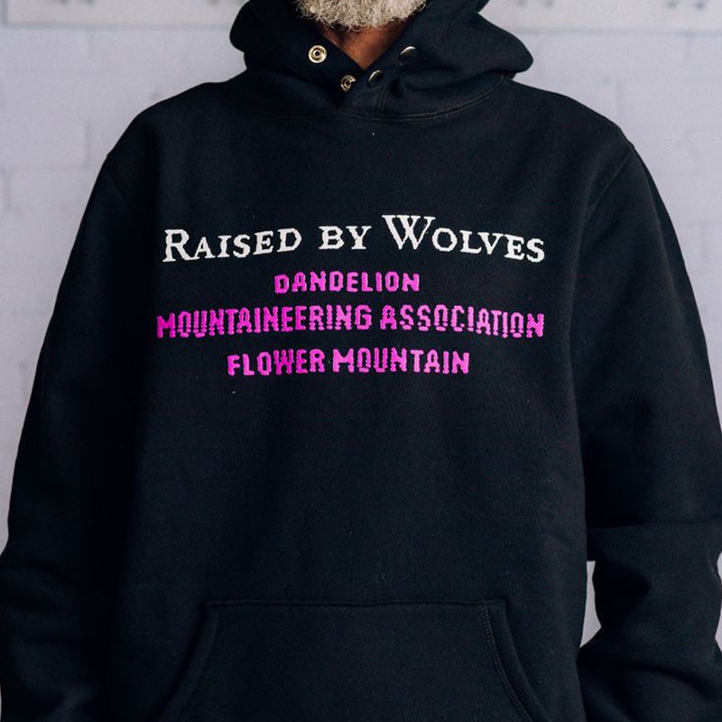 ��RAISED BY WOLVES/�쥤���ɥХ�����֥���DMA SNAP HOODIE �ѡ����� / BLACK