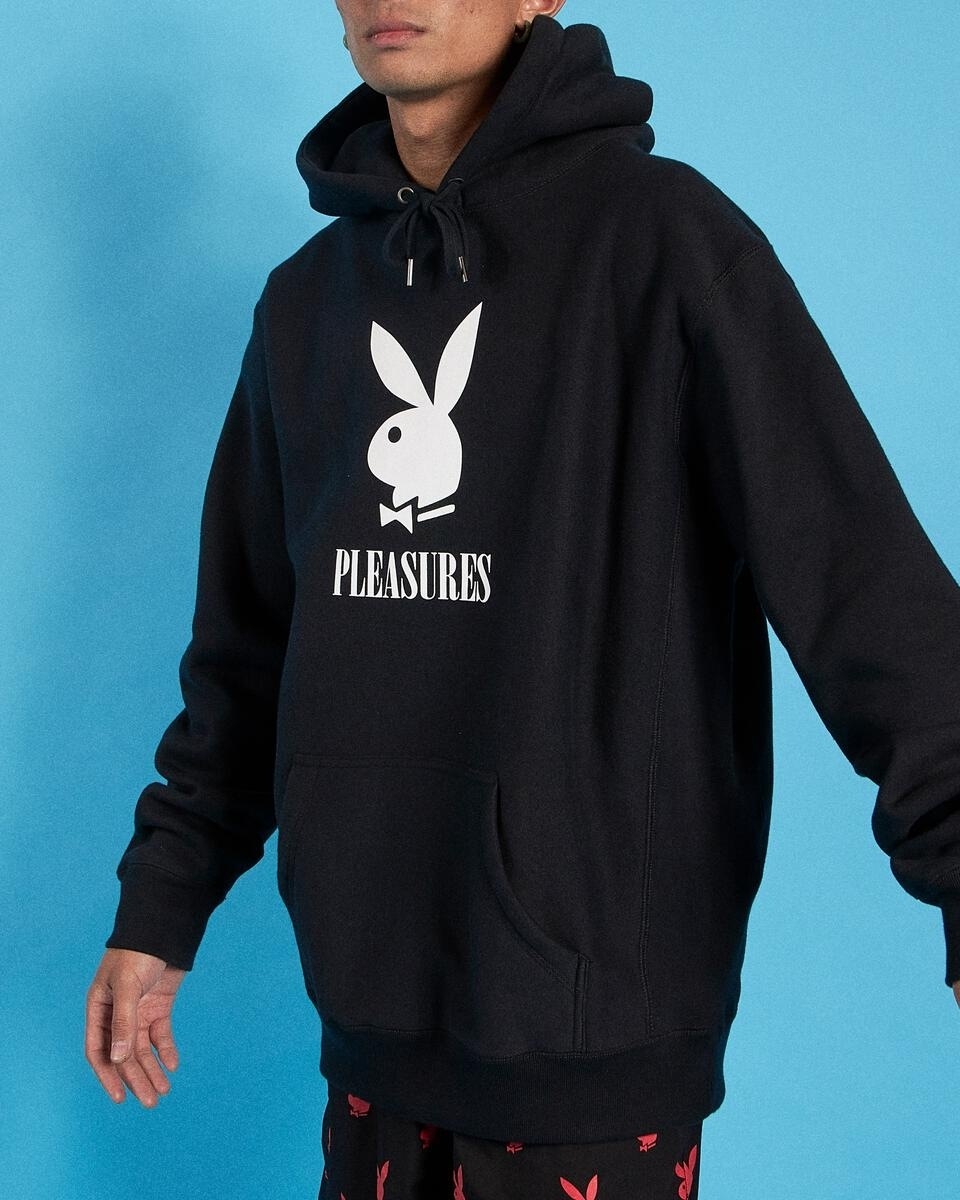 ��PLEASURES/�ץ쥸�㡼����PLAYBOY/�ץ쥤�ܡ�����PLAY HOODY �ѡ����� / BLACK �֥�å�