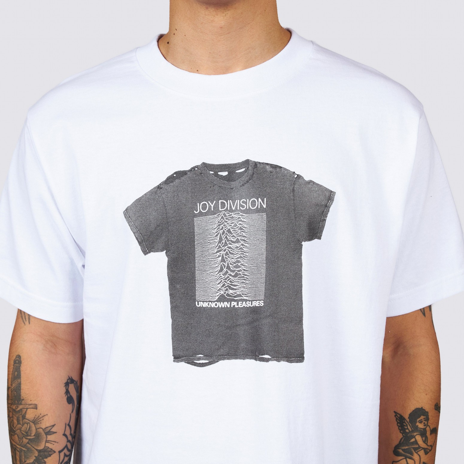 ��PLEASURES/�ץ쥸�㡼����JOY DIVISION/���祤���ǥ�����������BROKEN IN T-SHIRT T����� / WHITE