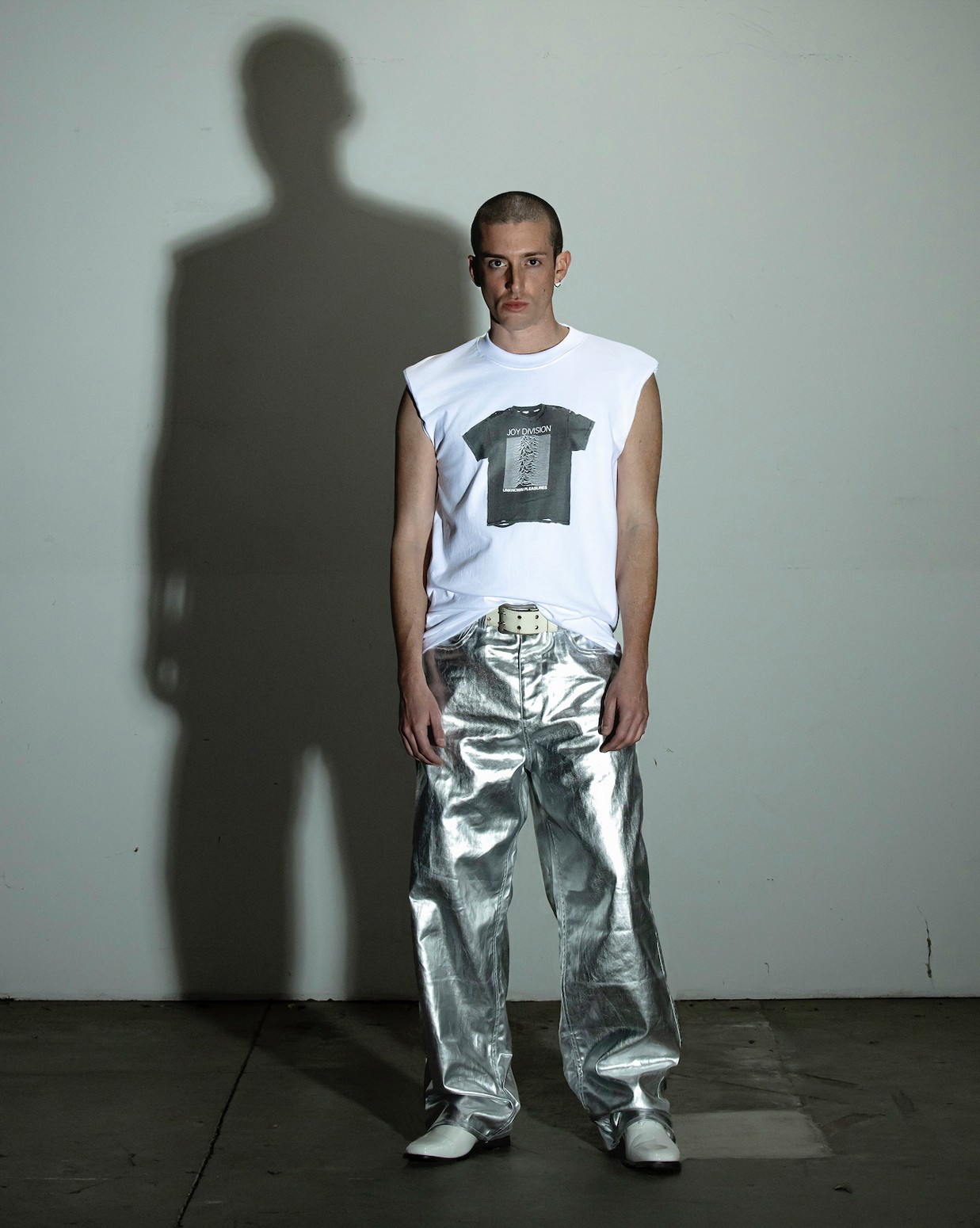 ��PLEASURES/�ץ쥸�㡼����JOY DIVISION/���祤���ǥ�����������BROKEN IN T-SHIRT T����� / WHITE