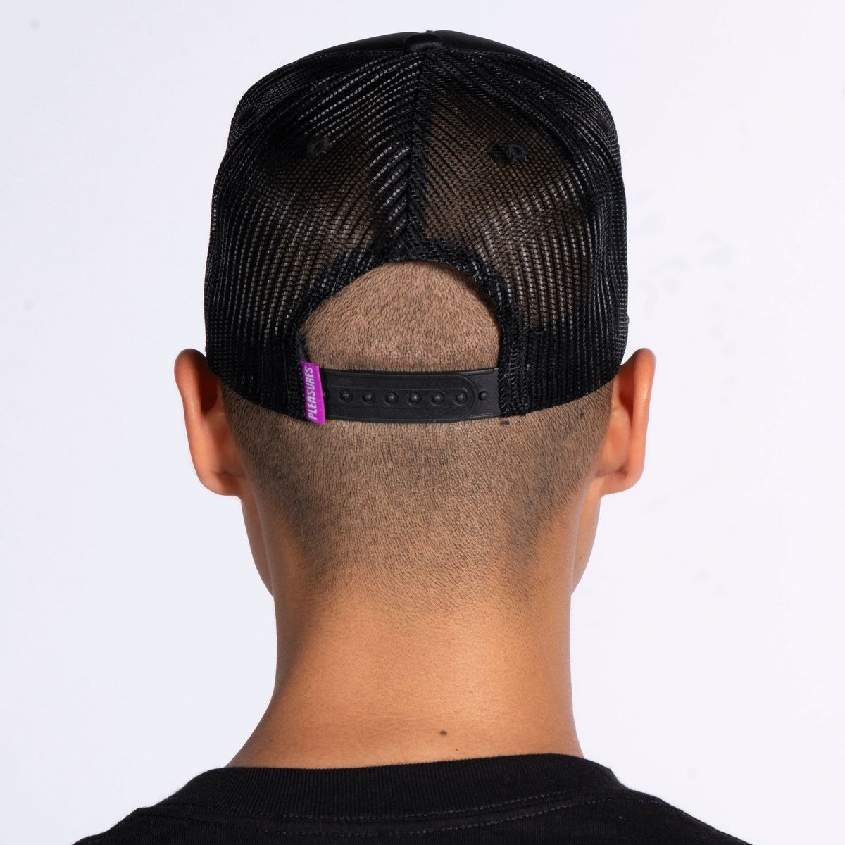 ��PLEASURES/�ץ쥸�㡼����SEMI TRUCKER ����å� / BLACK