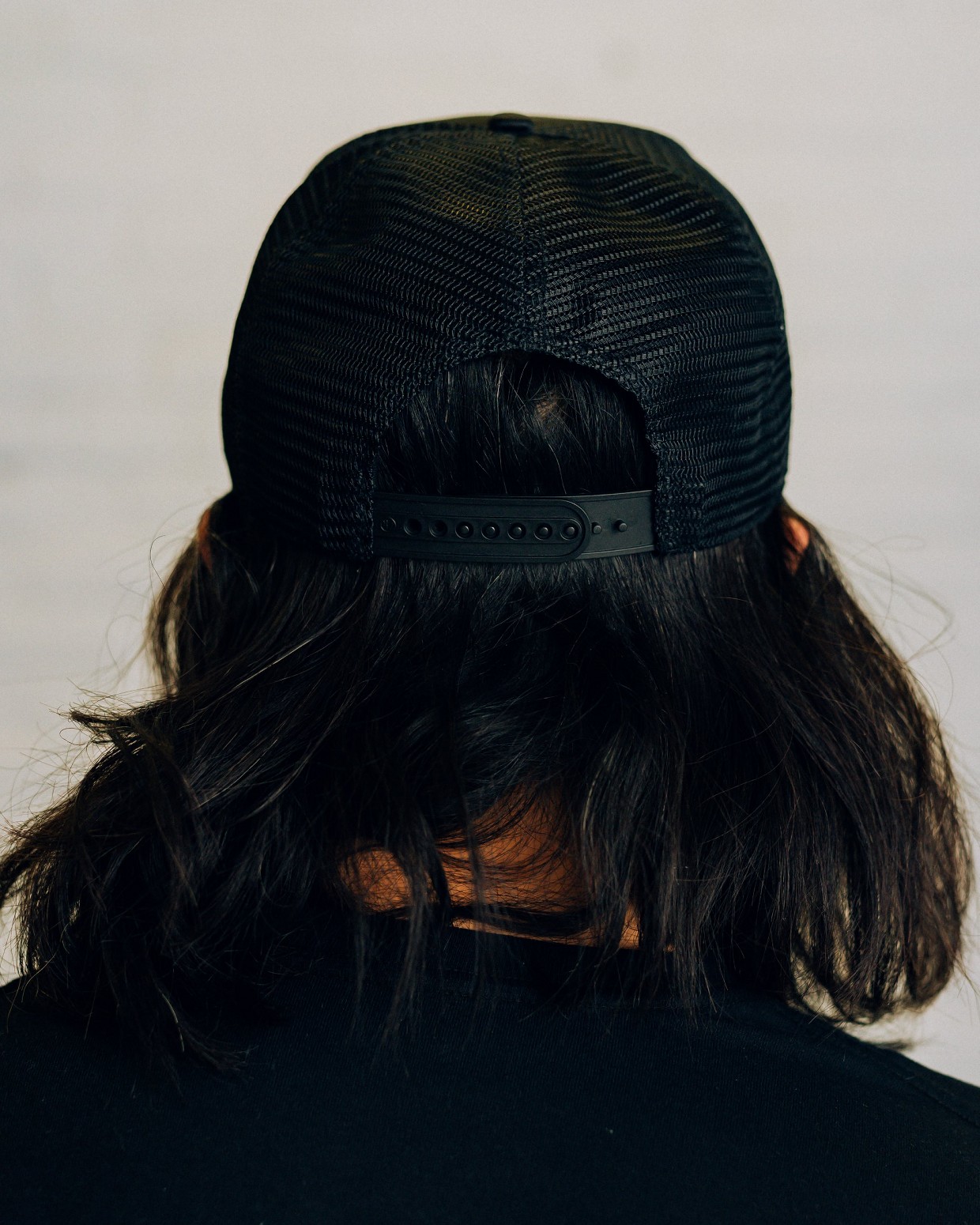 ��RAISED BY WOLVES/�쥤���ɥХ�����֥���RBW/47 SOUVENIR TRUCKER �ȥ�å�������å� / BLACK